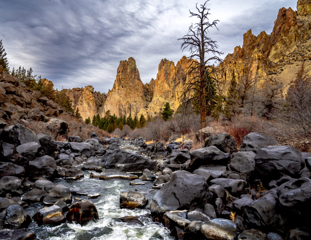 The Crooked River’s Passage